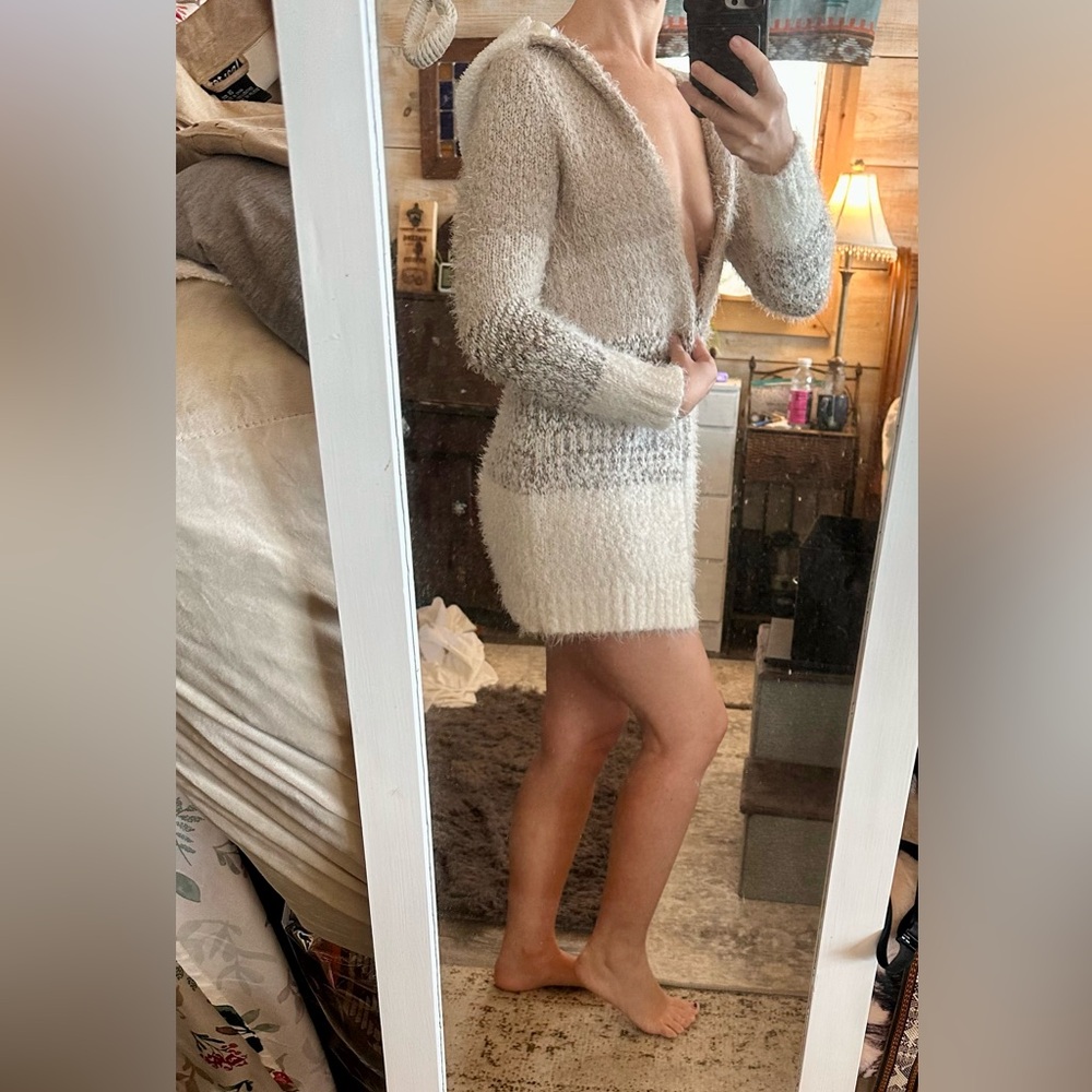 SIZE SMALL Almost Famous Tan and Cream Knit Cardigan sweater white brown chunky